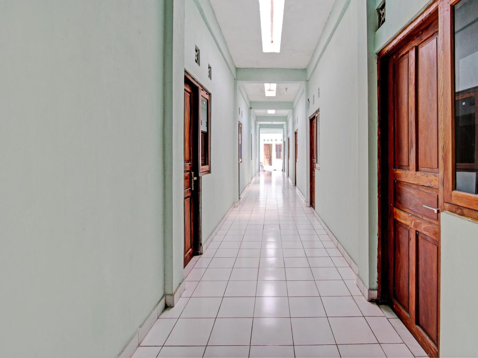 Spot On 93020 Rumah Singgah Ganjuran Бантул Экстерьер фото